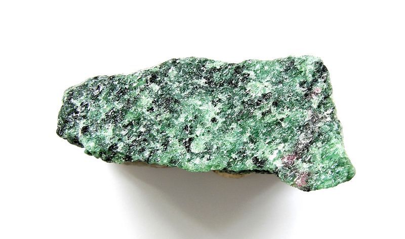 Surový neopracovaný rubín v zoisitu - Tanzánie (91)