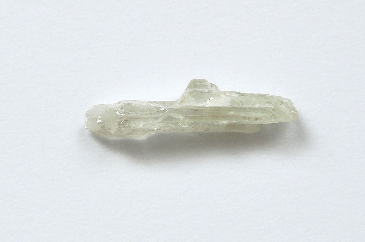 Zelený kunzit - hiddenit - Afghanistán (70)