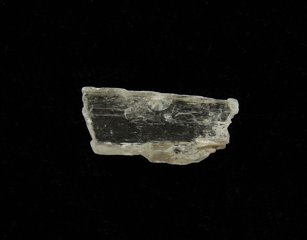 bezbarvý kunzit - Afghanistán (48)