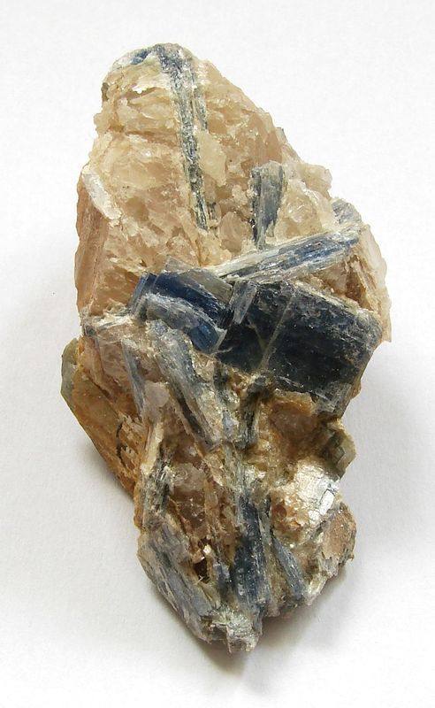 Kyanit - Brazílie (120)